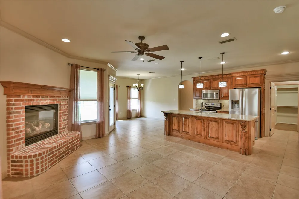 202 Captains Court Granbury, TX 76049