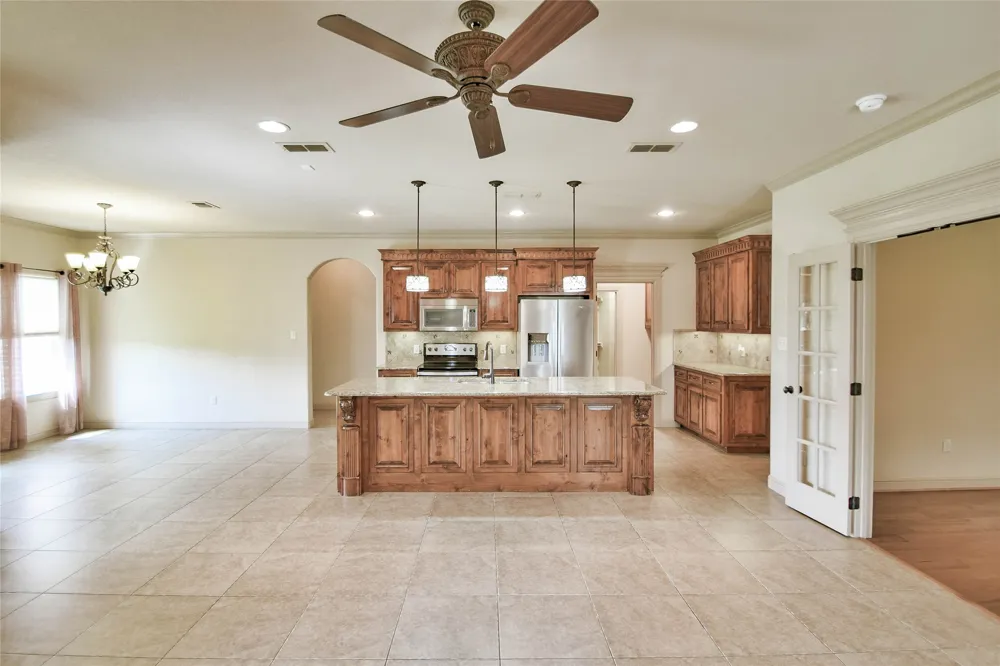 202 Captains Court Granbury, TX 76049