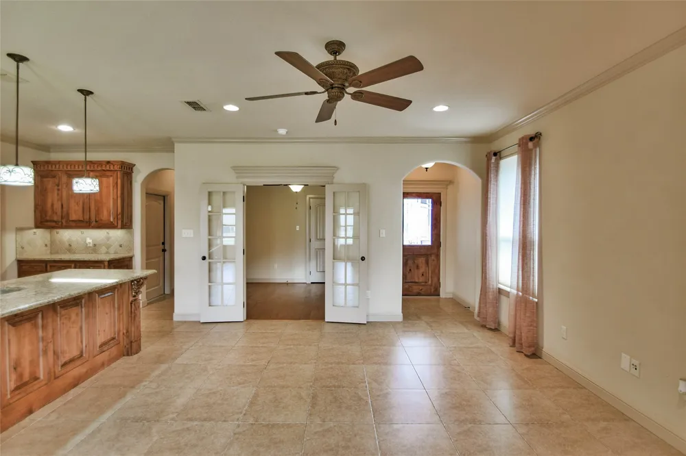 202 Captains Court Granbury, TX 76049