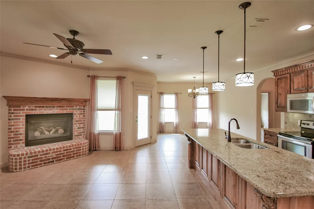 202 Captains Court Granbury, TX 76049
