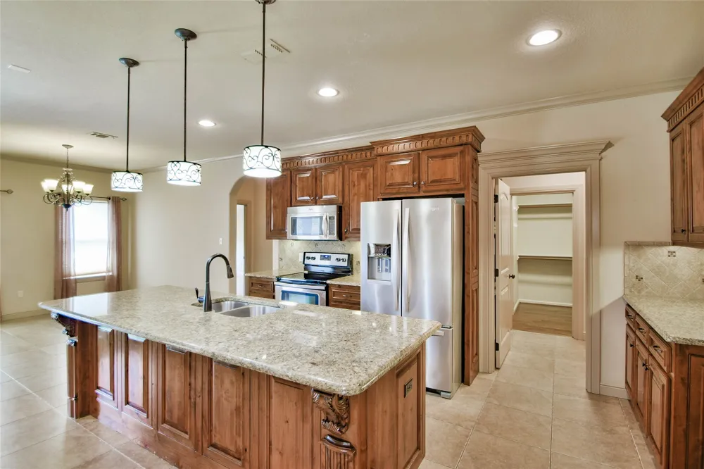 202 Captains Court Granbury, TX 76049