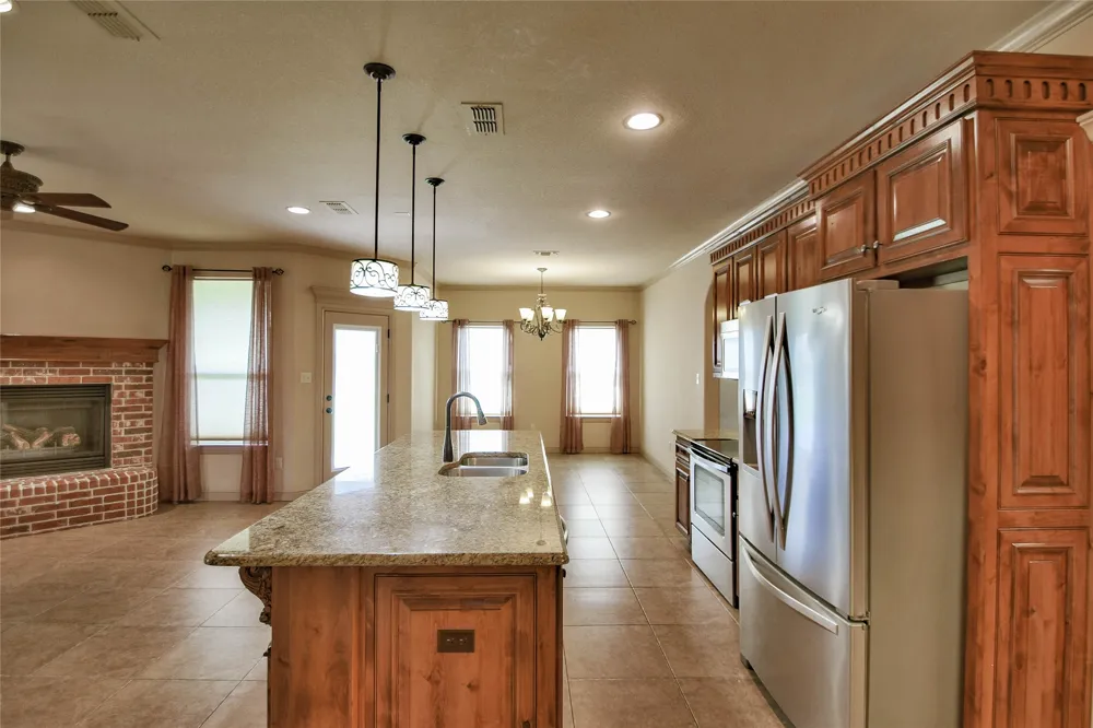 202 Captains Court Granbury, TX 76049
