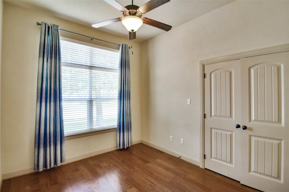 202 Captains Court Granbury, TX 76049