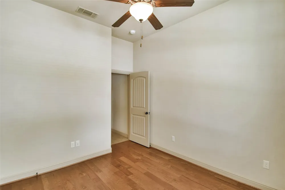 202 Captains Court Granbury, TX 76049