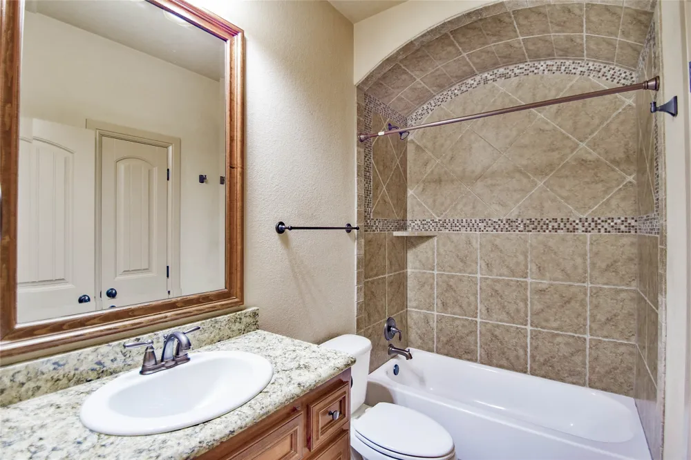 202 Captains Court Granbury, TX 76049