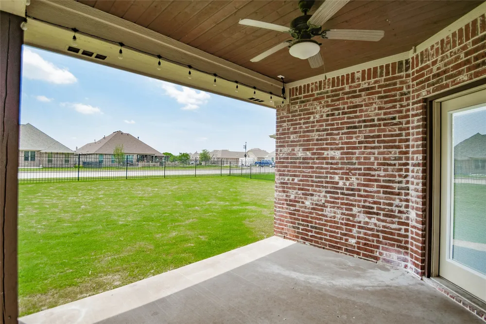 202 Captains Court Granbury, TX 76049