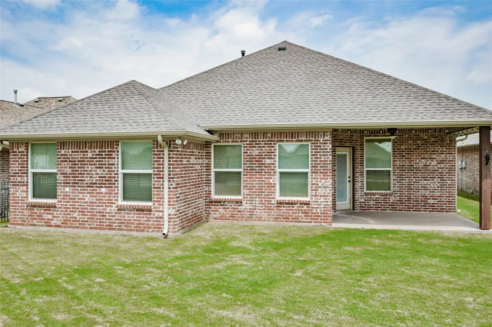 202 Captains Court Granbury, TX 76049