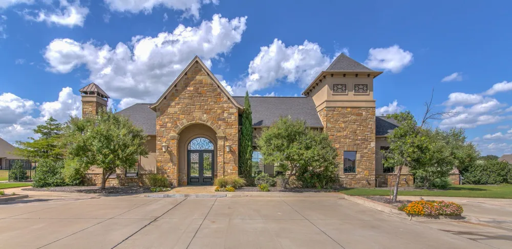 202 Captains Court Granbury, TX 76049