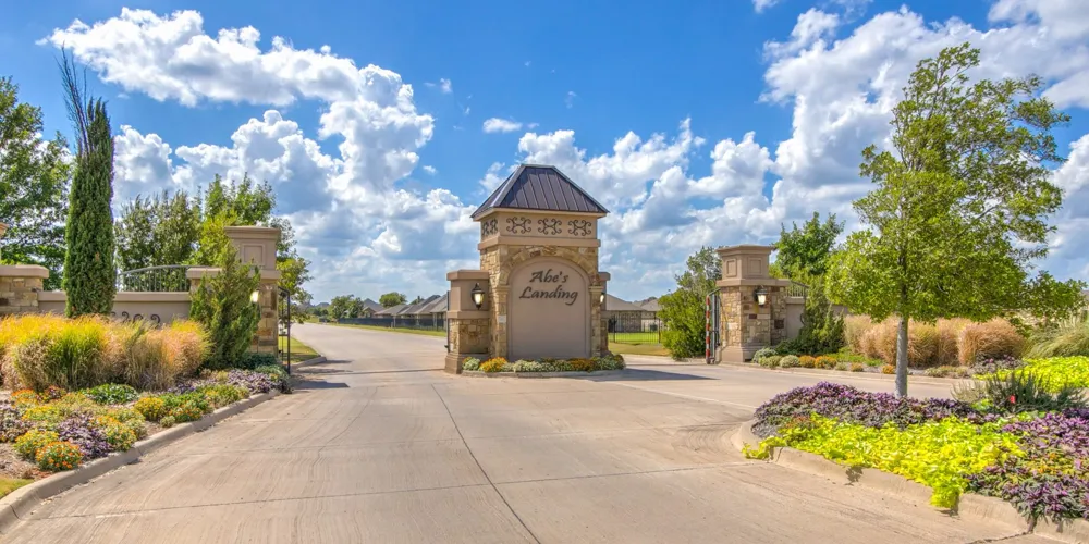 202 Captains Court Granbury, TX 76049