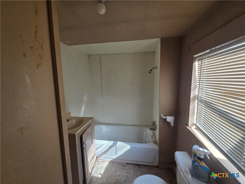 313 Commerce Street Marlin, TX 76661