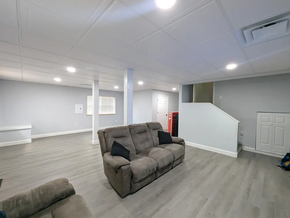 1208 E Blythe St Paris, TN 38242