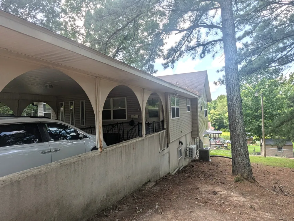 1208 E Blythe St Paris, TN 38242