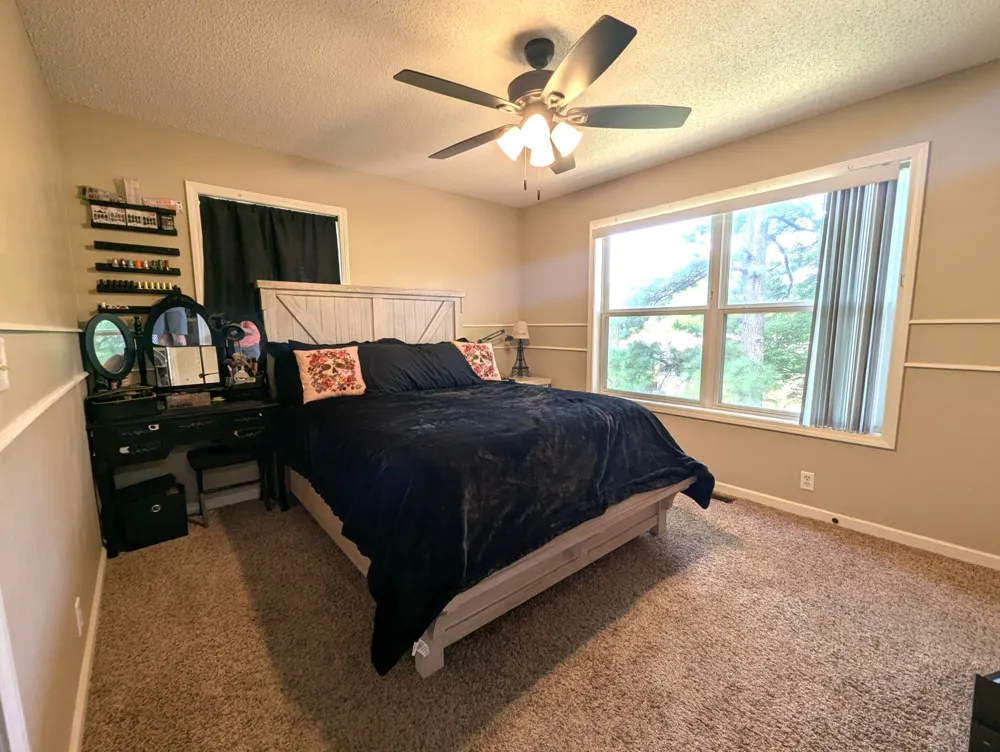 1208 E Blythe St Paris, TN 38242