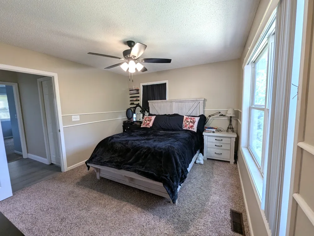 1208 E Blythe St Paris, TN 38242