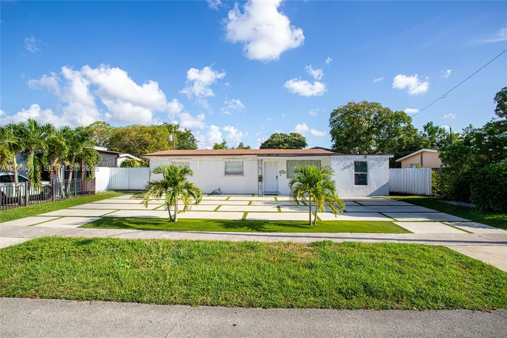 6930 Fillmore St Hollywood, FL 33024