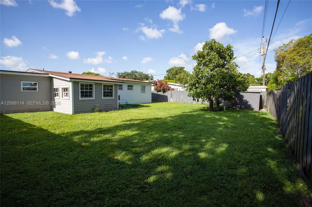 6930 Fillmore St Hollywood, FL 33024