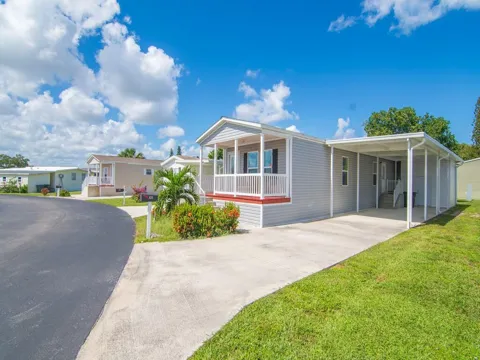121 Sandhill Boulevard