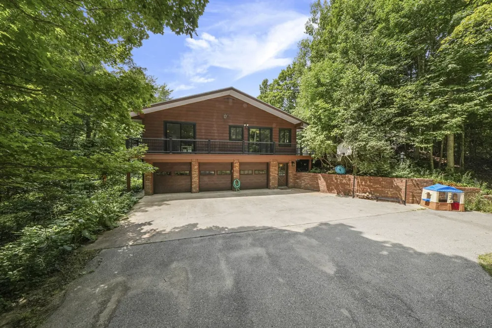 5354 Cedar Valley Road Long Lake Township, MI 49684