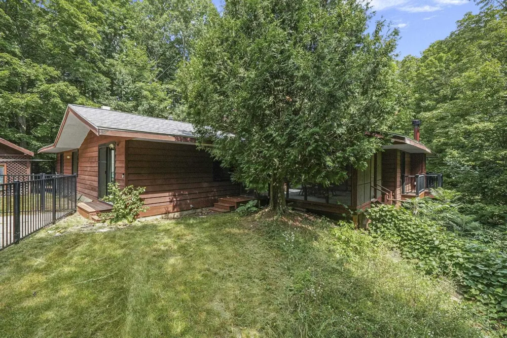 5354 Cedar Valley Road Long Lake Township, MI 49684