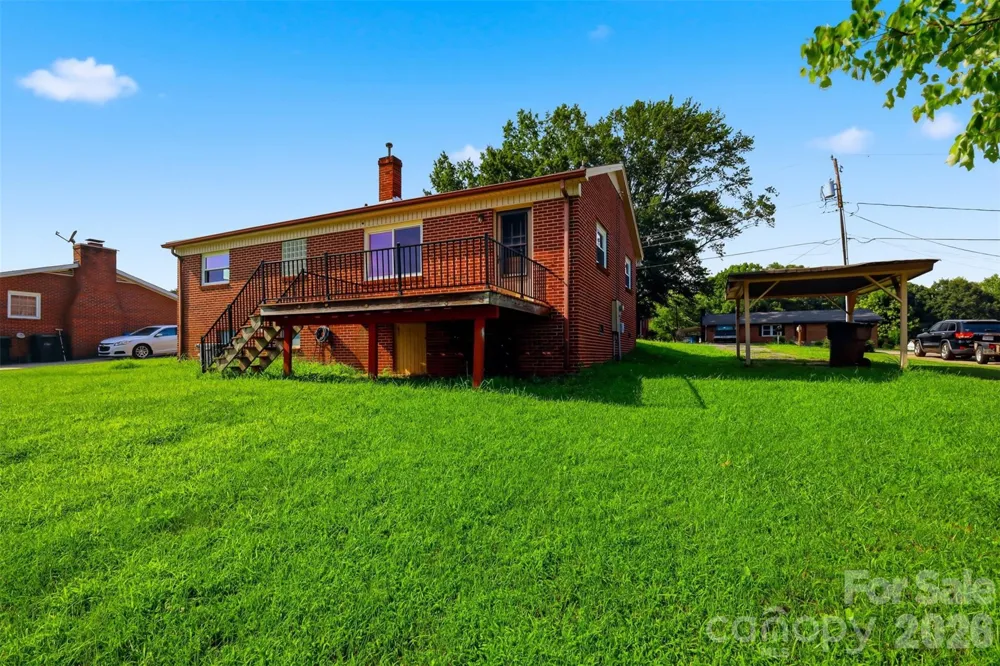 2262 9th Avenue Drive NE Hickory, NC 28601