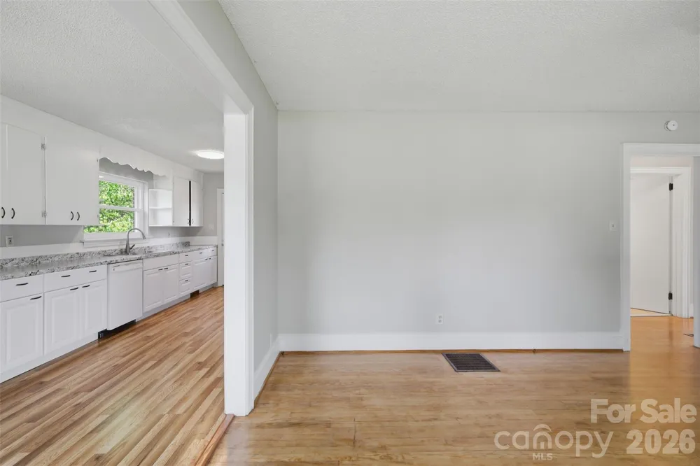 2262 9th Avenue Drive NE Hickory, NC 28601