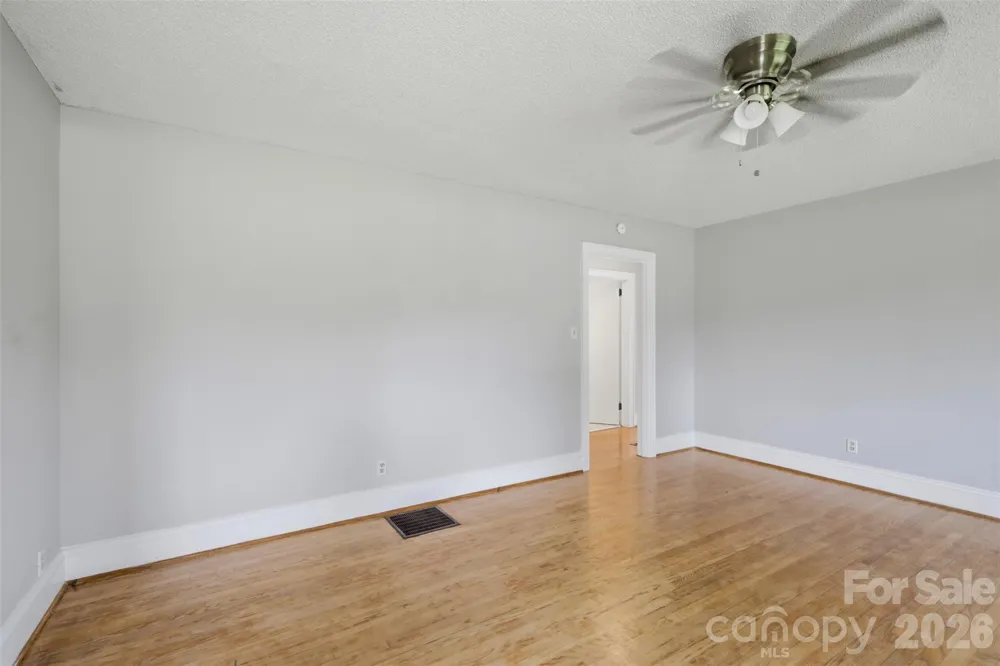 2262 9th Avenue Drive NE Hickory, NC 28601