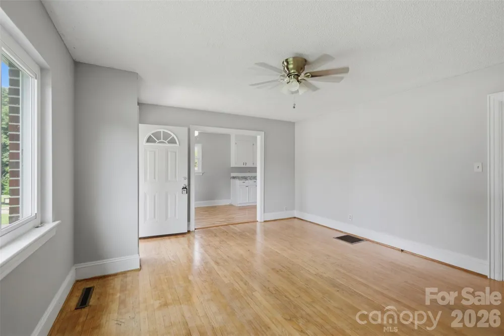 2262 9th Avenue Drive NE Hickory, NC 28601