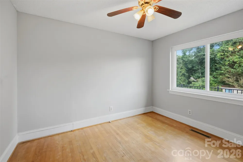 2262 9th Avenue Drive NE Hickory, NC 28601