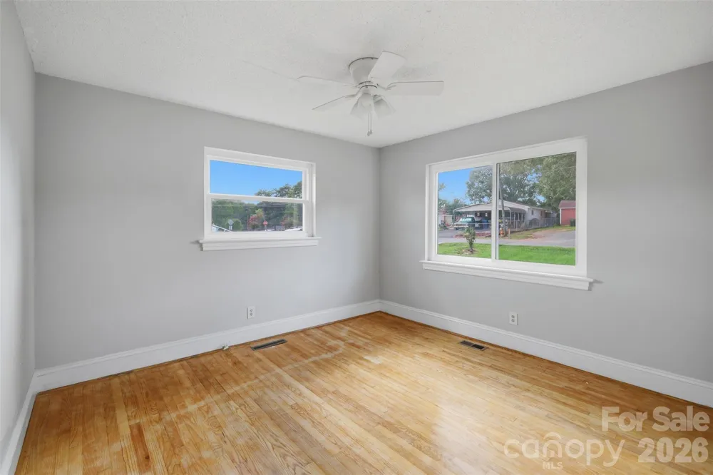 2262 9th Avenue Drive NE Hickory, NC 28601