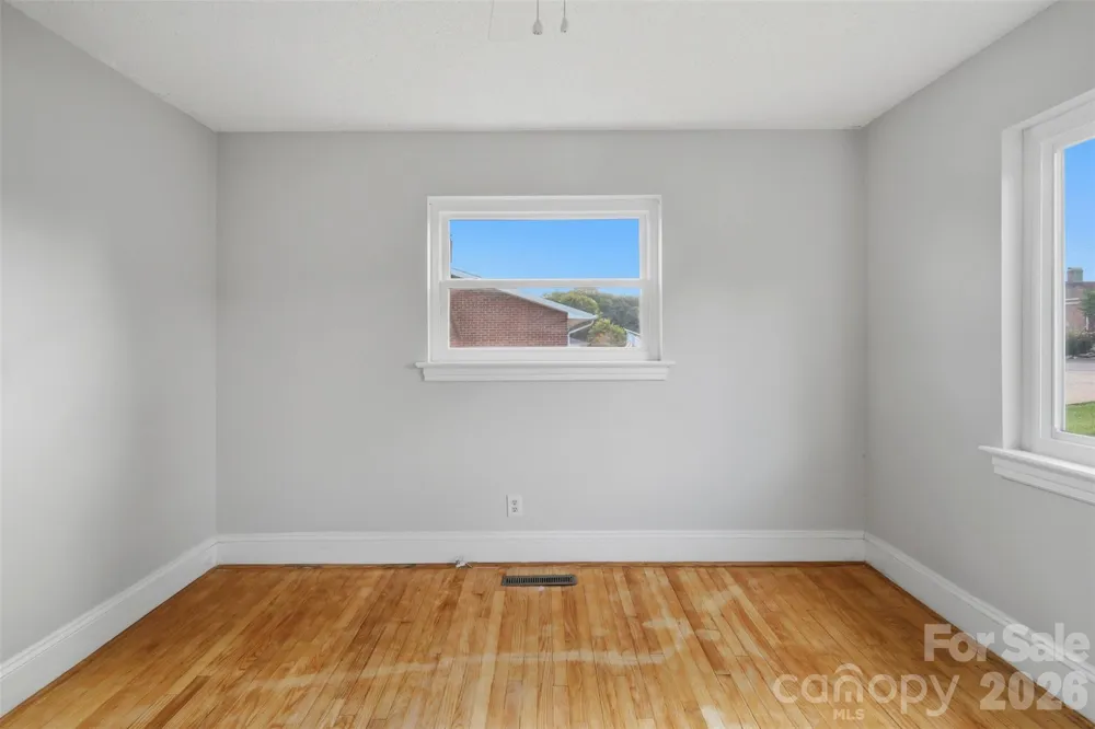 2262 9th Avenue Drive NE Hickory, NC 28601