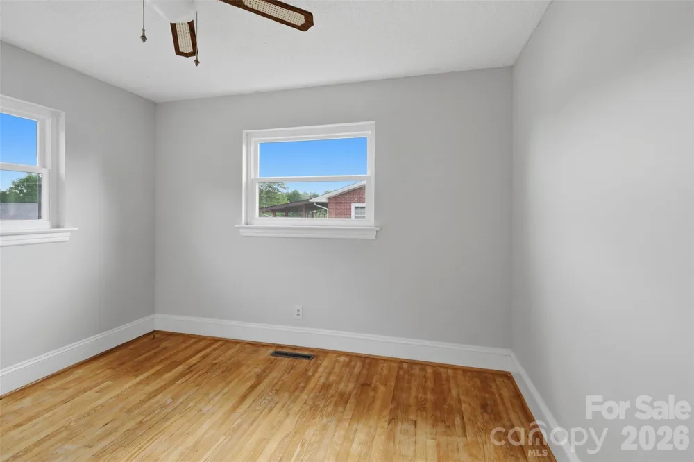 2262 9th Avenue Drive NE Hickory, NC 28601