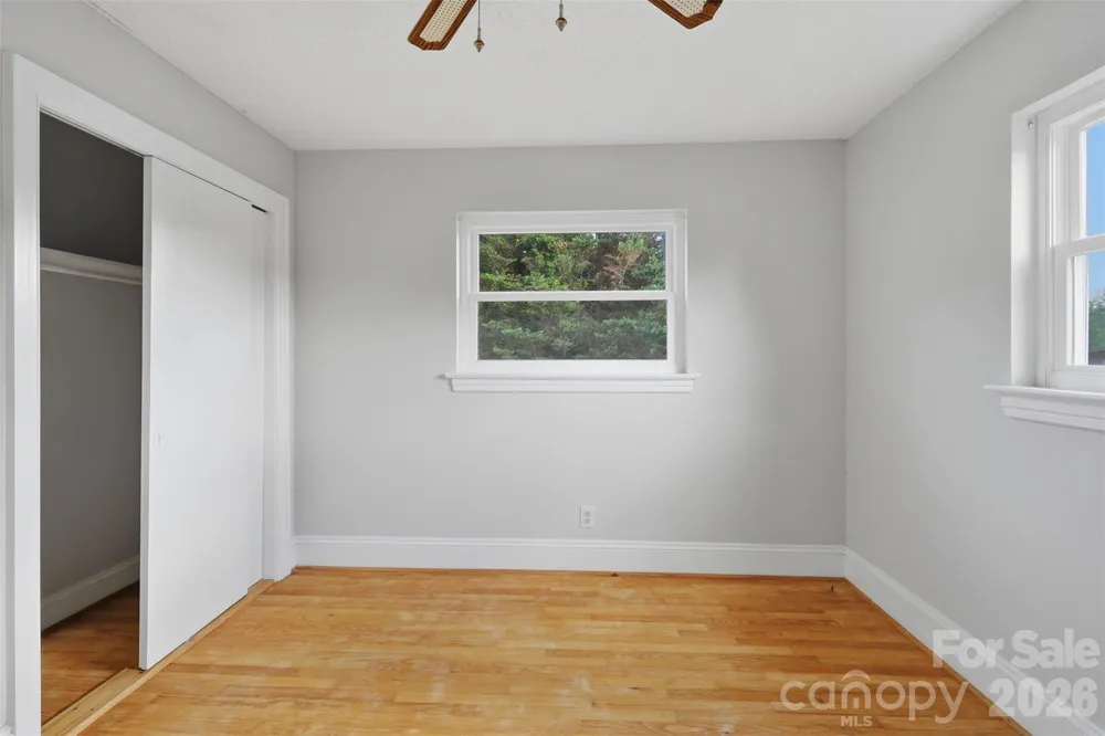 2262 9th Avenue Drive NE Hickory, NC 28601