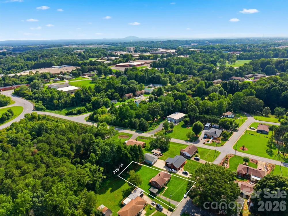 2262 9th Avenue Drive NE Hickory, NC 28601