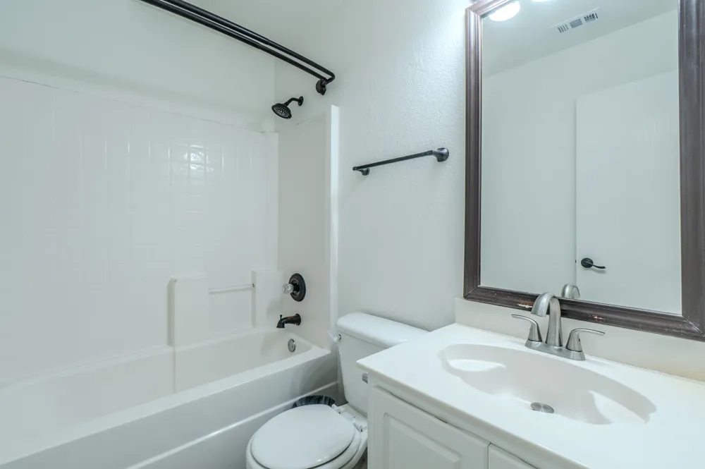 6004 Summerfield Arlington, TX 76018