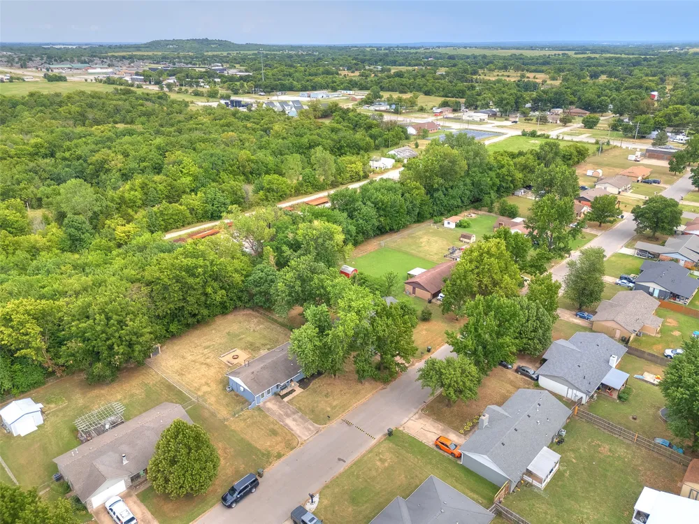 22 Linda Street Kiefer, OK 74041