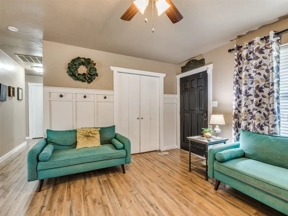 22 Linda Street Kiefer, OK 74041