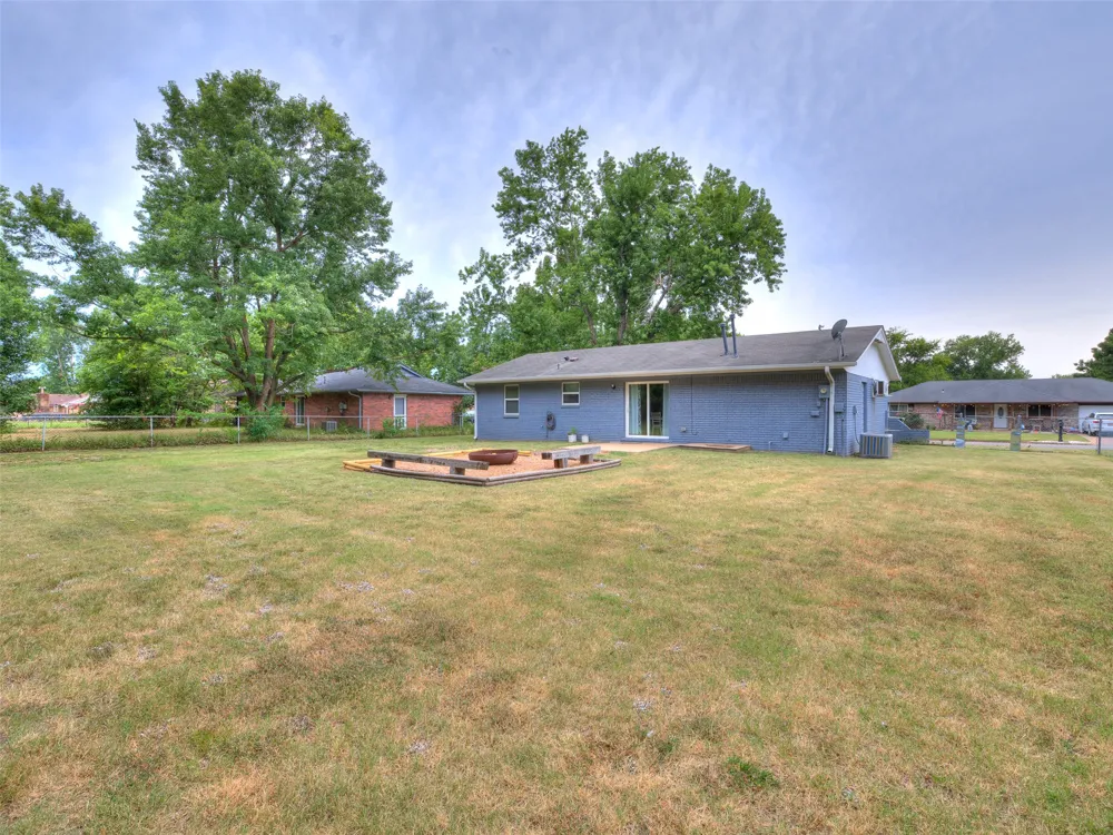 22 Linda Street Kiefer, OK 74041