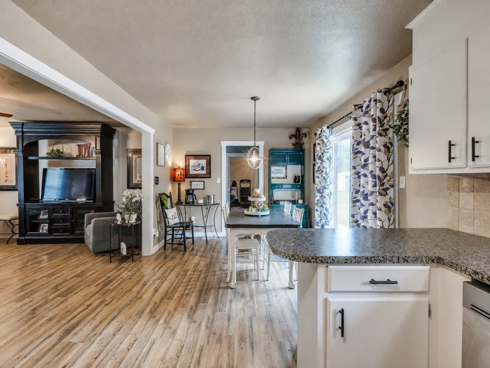22 Linda Street Kiefer, OK 74041