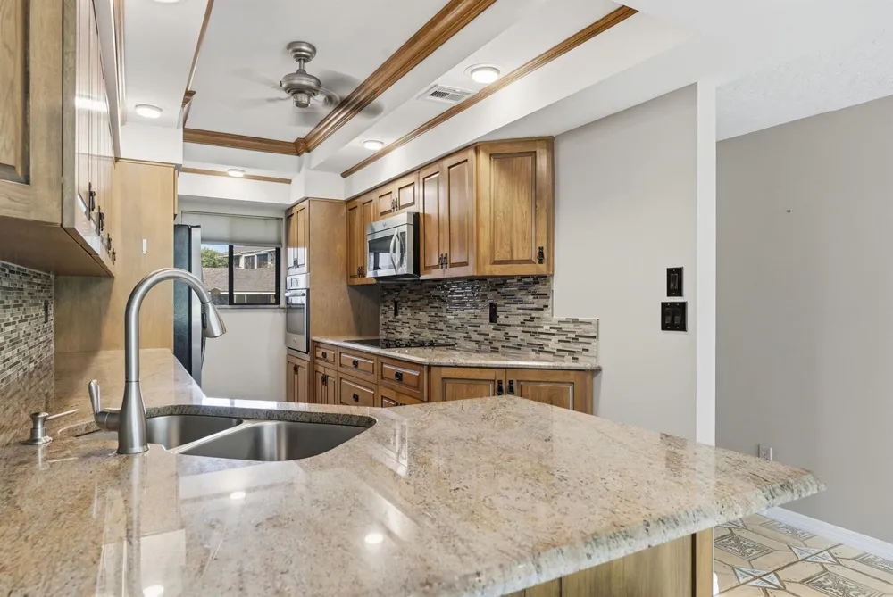 6165 S MIRROR LAKE DRIVE #106 Sebastian, FL 32958