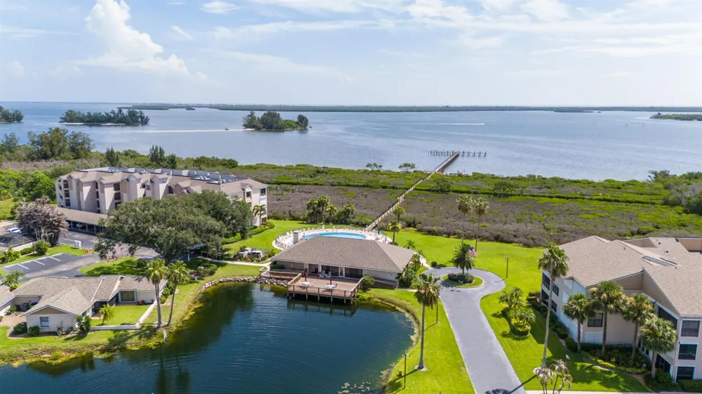 6165 S MIRROR LAKE DRIVE #106 Sebastian, FL 32958