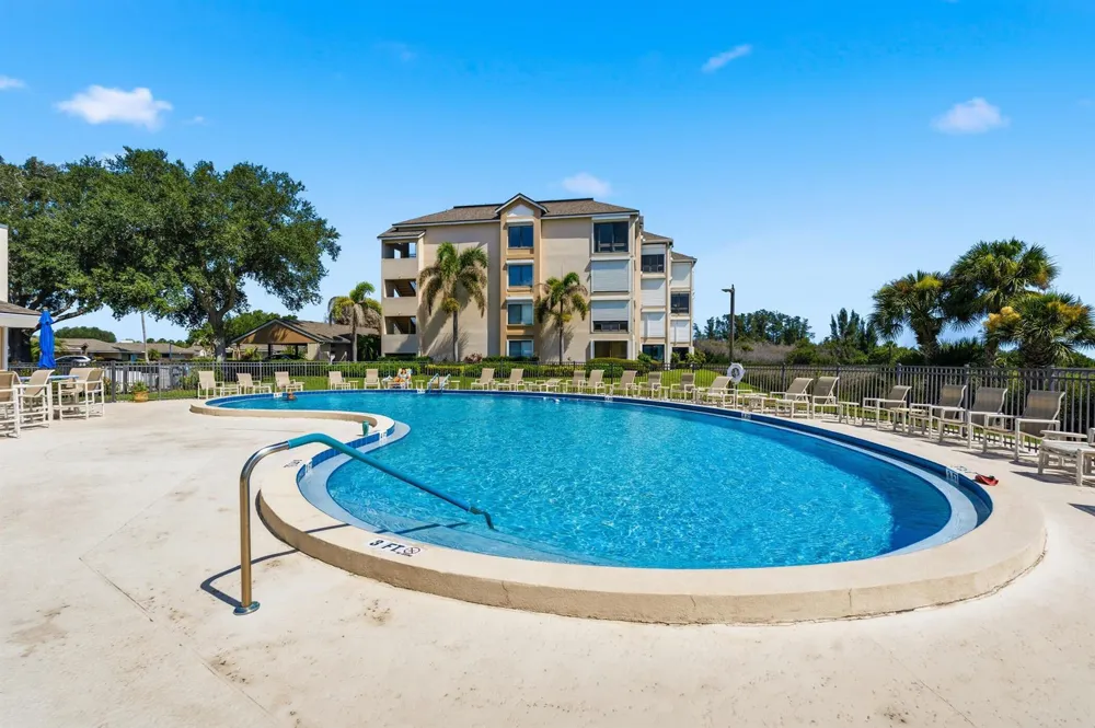 6165 S MIRROR LAKE DRIVE #106 Sebastian, FL 32958