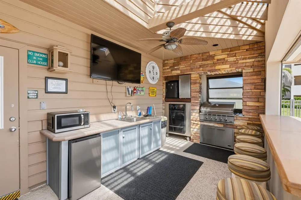6165 S MIRROR LAKE DRIVE #106 Sebastian, FL 32958