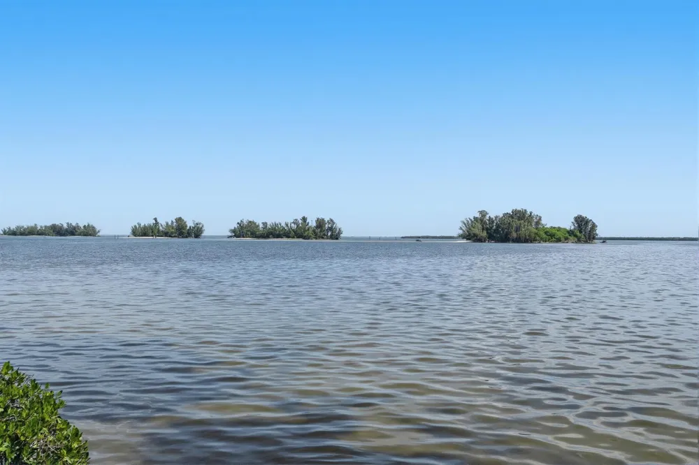 6165 S MIRROR LAKE DRIVE #106 Sebastian, FL 32958