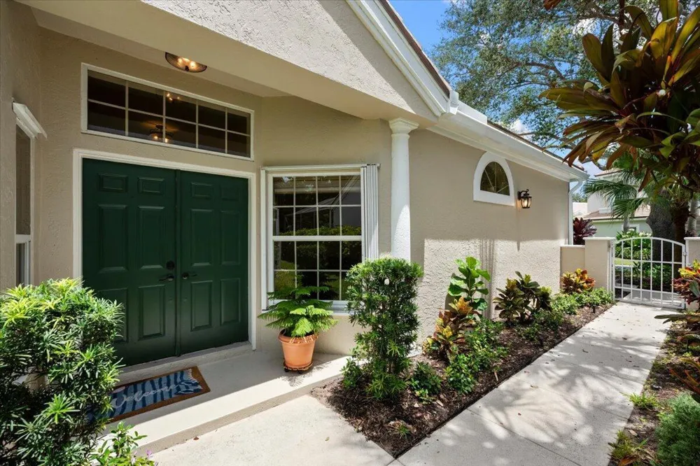 21 Grand Bay Circle Juno Beach, FL 33408