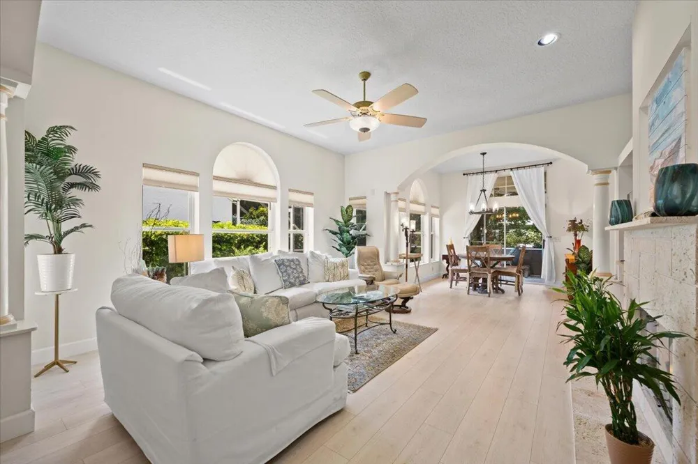 21 Grand Bay Circle Juno Beach, FL 33408