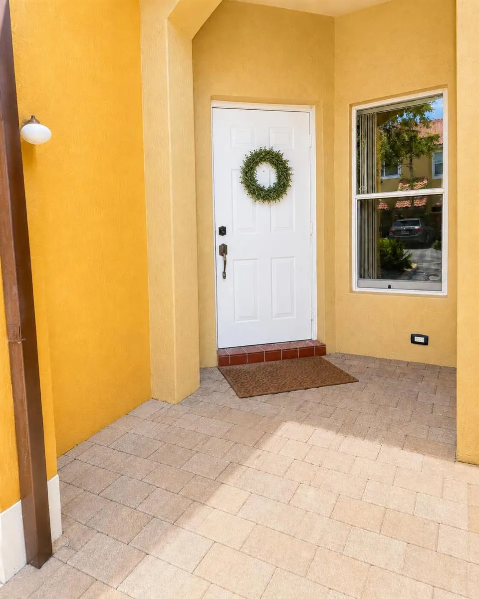 3373 Merrick Lane #705 Margate, FL 33063