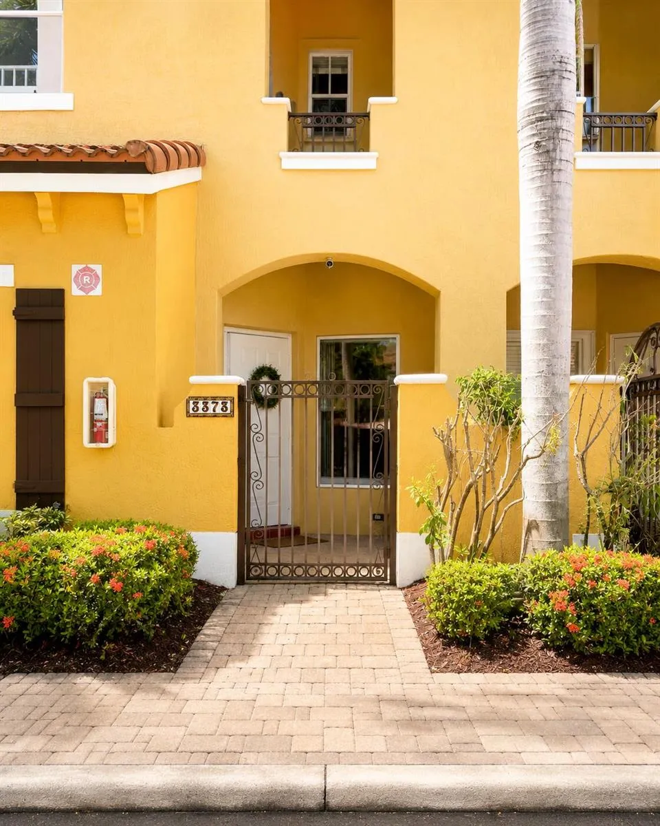 3373 Merrick Lane #705 Margate, FL 33063