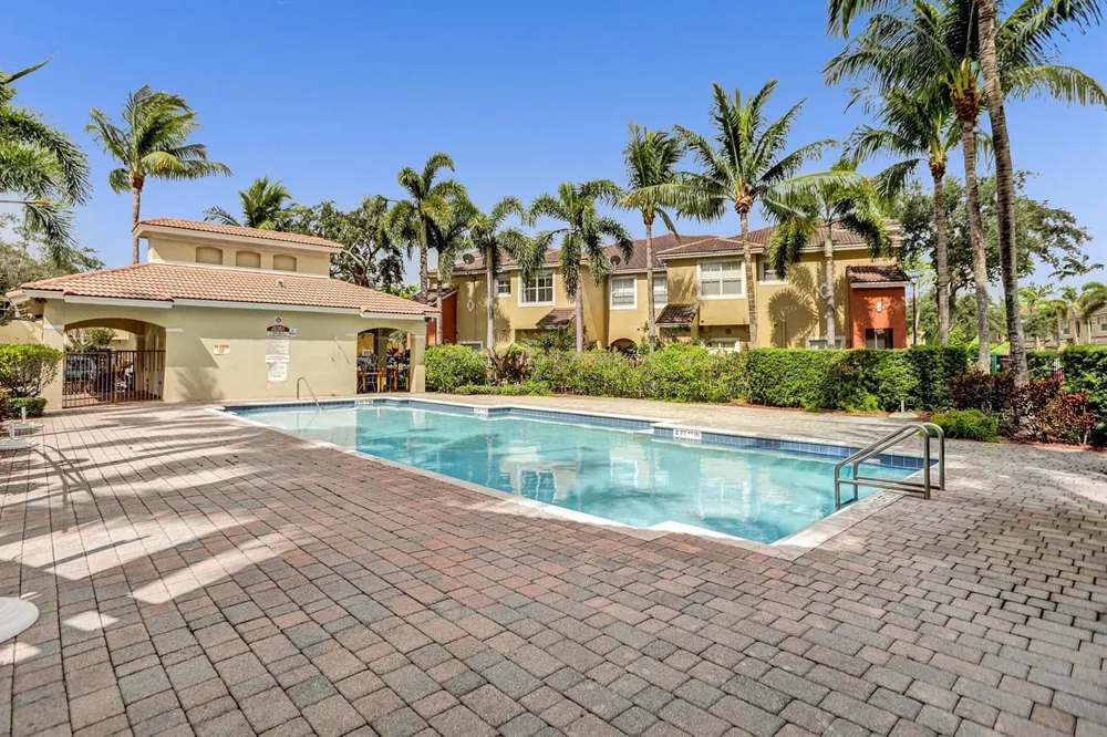 3373 Merrick Lane #705 Margate, FL 33063