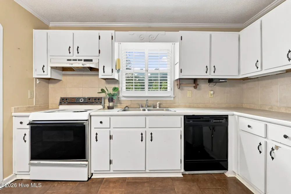 3605 Plantation Road Morehead City, NC 28557