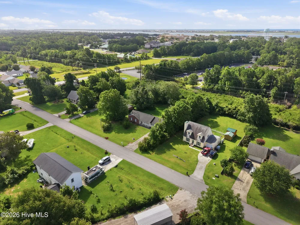 3605 Plantation Road Morehead City, NC 28557